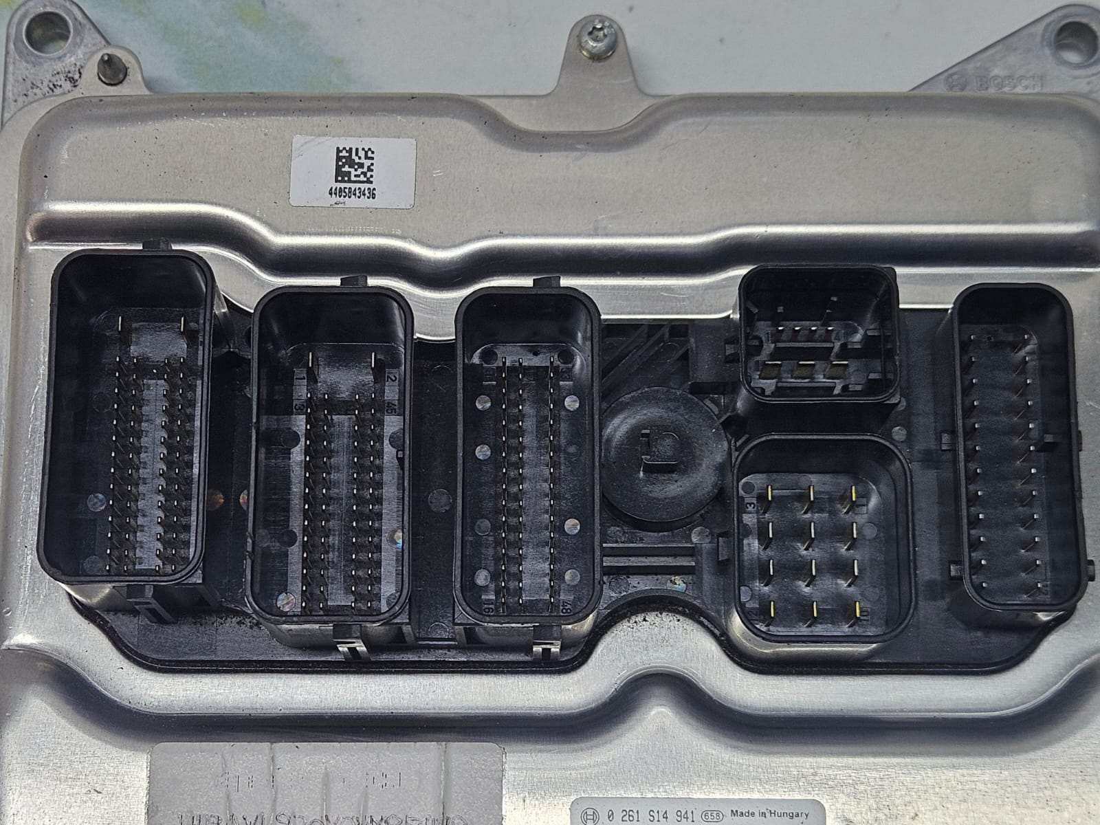 BMW X1 20i E84 N20 ENGINE CONTROL UNIT ECU ONLY DME 8661466 OEM