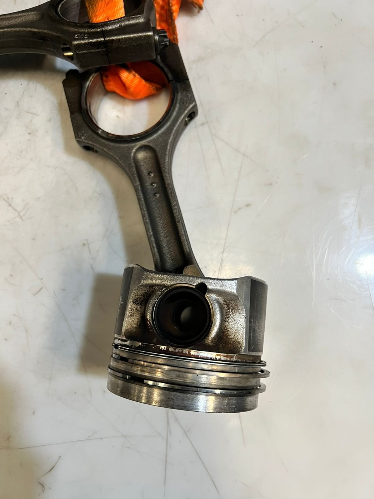 2014 Mini Cooper Countryman Piston with connecting rods 1.6 8575866 