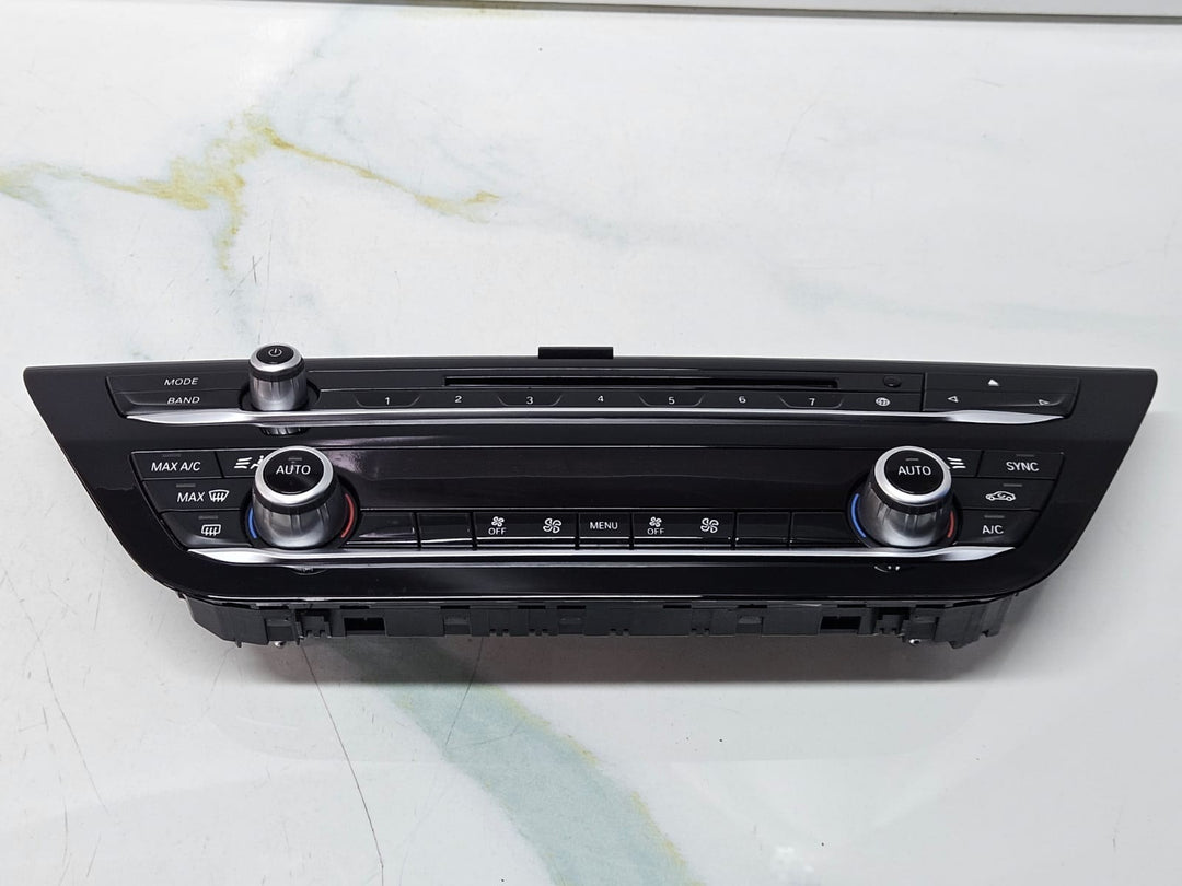 2017-18 BMW 540i G30 G31 Front Dash AC Heater Climate Control Unit Panel 6834429