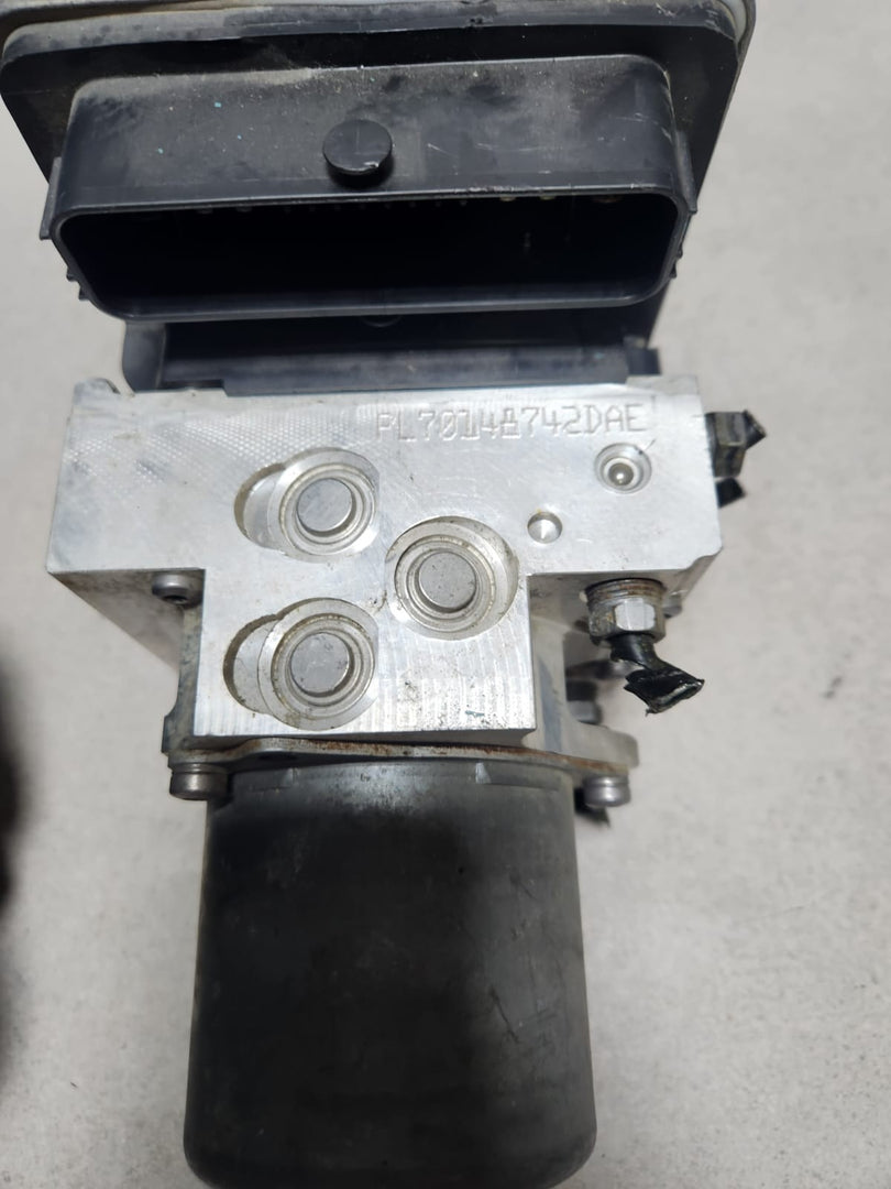 2007-2009 BMW 328i Abs Pump Module 6886959 3-Series and G30 G11 G12