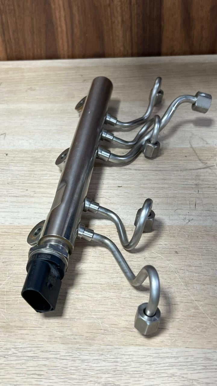 BMW F10 M5 S63N Fuel Rail Petrol High Pressure Injection Tube Cyl. (5) 7599868