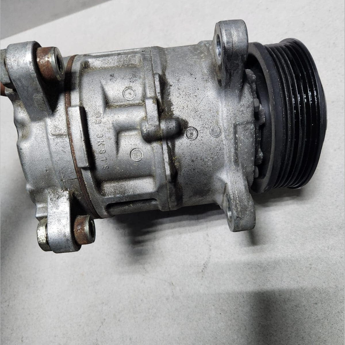 2015-2018 BMW X3 Air Conditioning Compressor 9216467 X3 F25