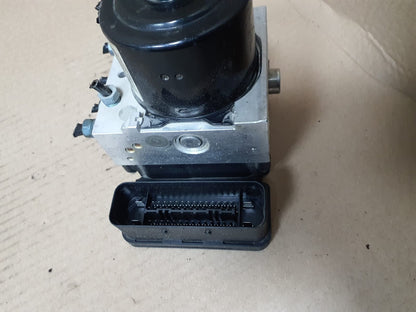 2014-2015 BMW F30 F31 F32 328d ABS DSC ANTI LOCK HYDRAULIC PUMP Control 6860733