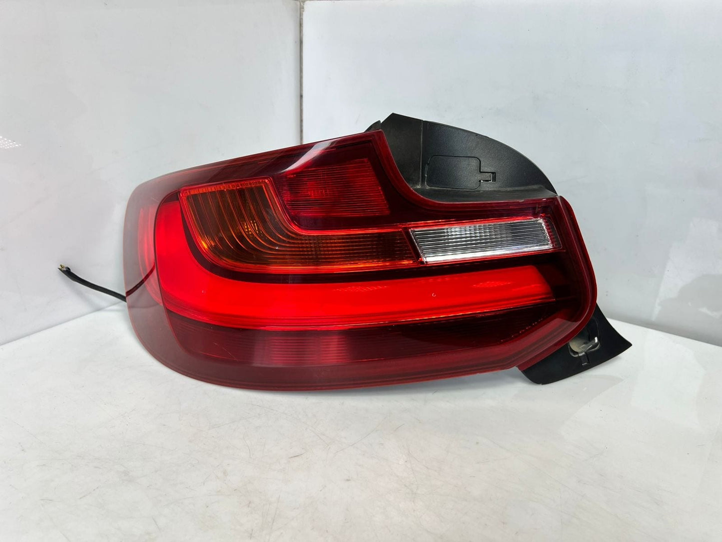2014-19 BMW 2' F22 F23 PASSENGER SIDE REAR TAIL LIGHT LEFT SIDE 7295423-09 RHD