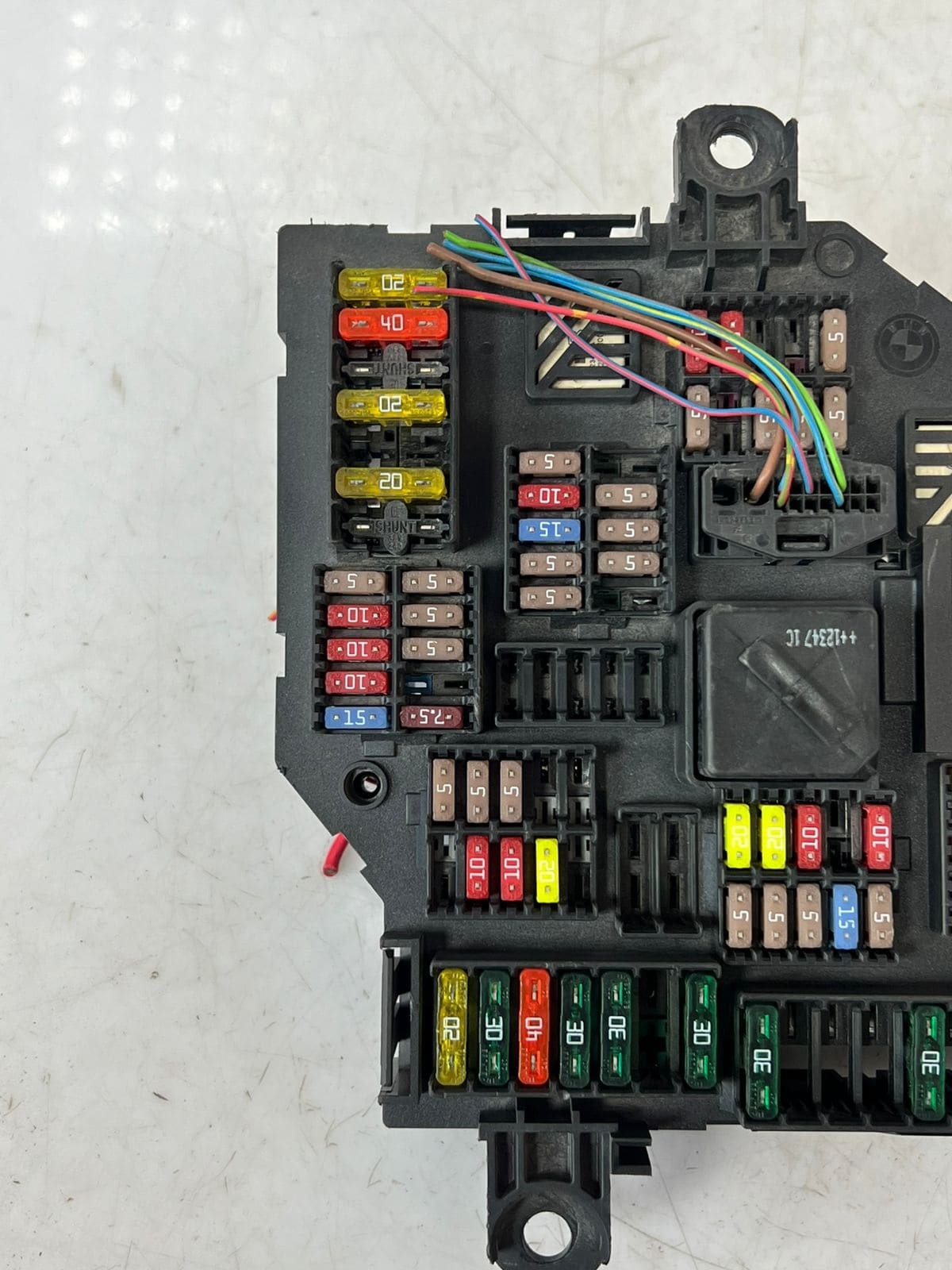 2013 BMW 750i F01 F02 F04 F06 F10 Rear Power Distribution Fuse Box 9264924 OEM