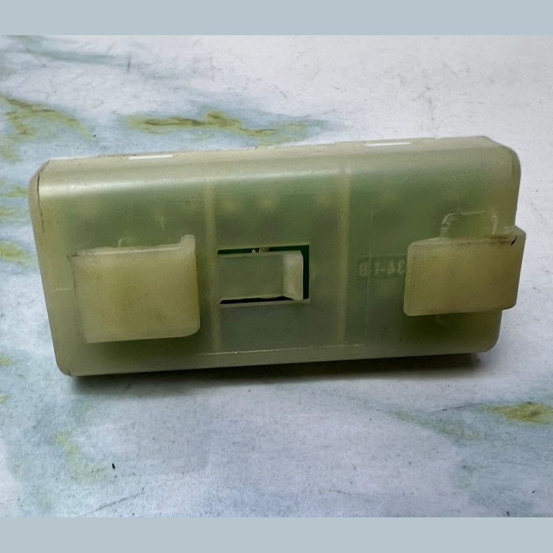 Mercedes Voltage Converter Power Distributor A0009820412 W205, W212, W166, W222,