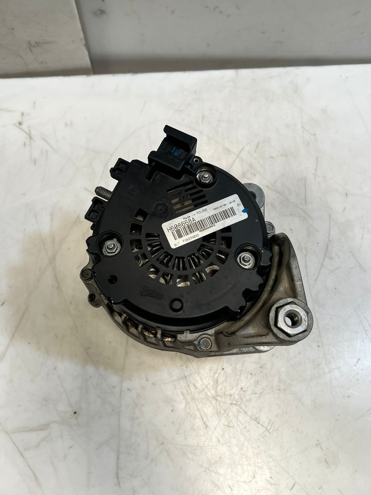 BMW 5 Series F10 F118 F25, 7 Series, X3, X5, and X6 Alternator FGN23S032 OEM