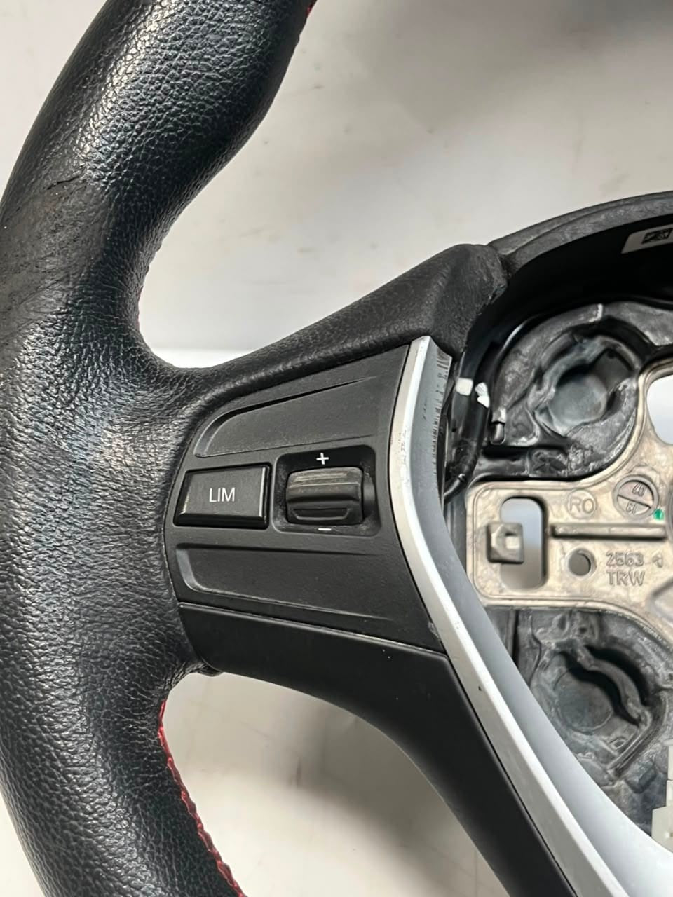 BMW 1' 3' 5' F20 F21 F22 F30 F31 F35 Steering Wheel Leather 6791327 OEM