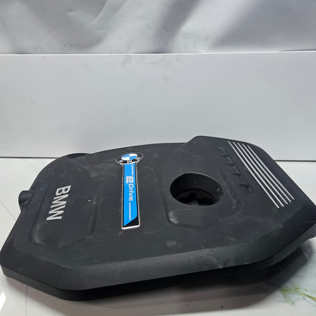 2016-2018 BMW 3 Series F30 330e HYBRID Engine Cover 8604836