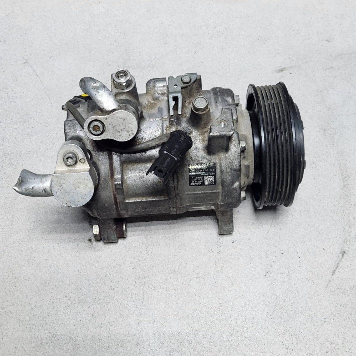 BMW Air Conditioning Compressor 9330831 3 Series F30 F30 F34 GT and 1 Series    