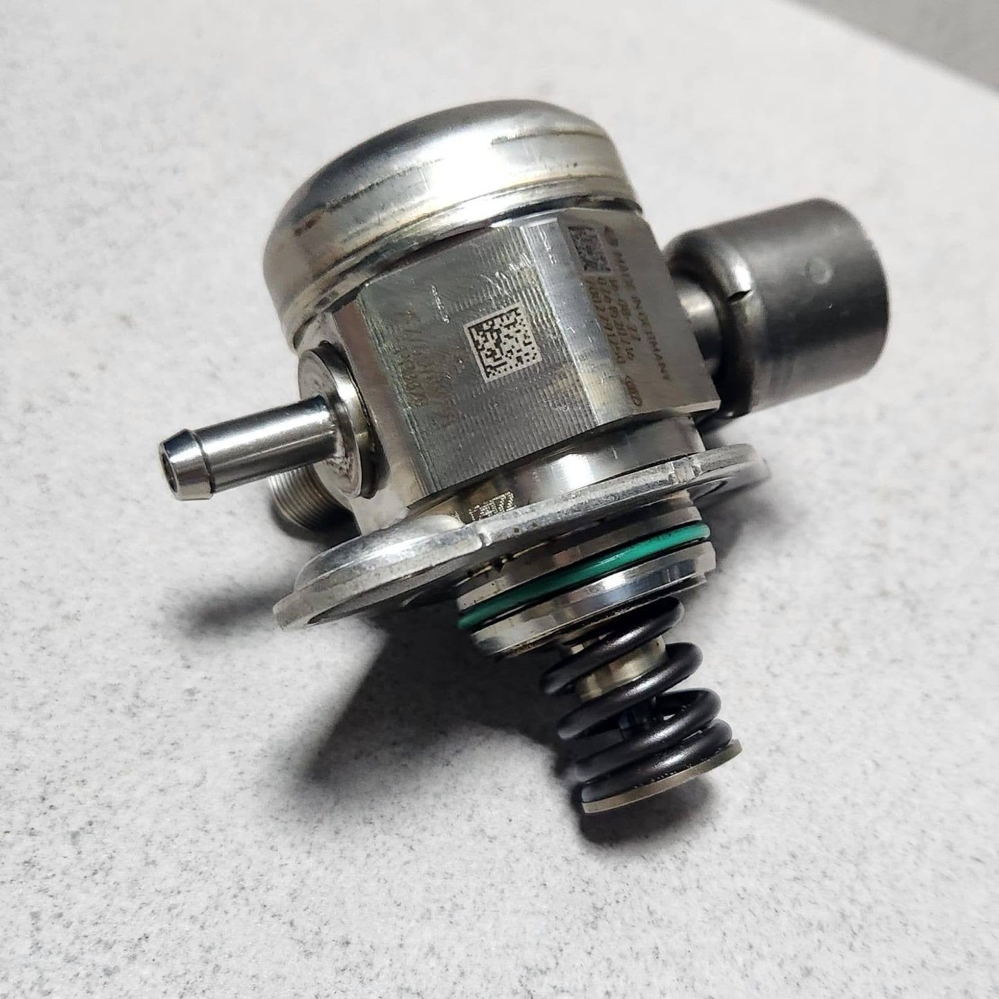 Mercedes-BenzHigh Pressure Fuel Pump A2740700501 W204 W205 W212 W213 C207