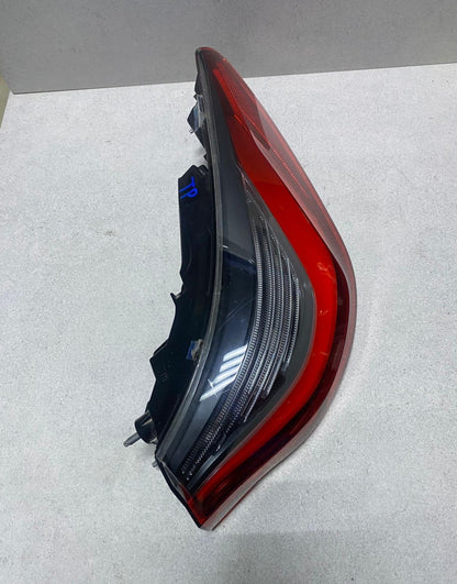 2020-2022 BMW M4 Rear Right Outer Taillight 7477606  G22 G82  430i 440i