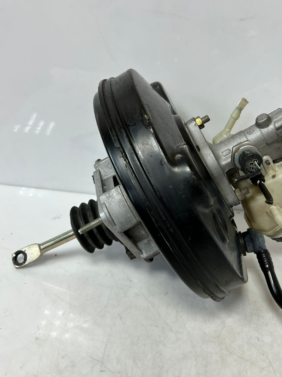 2003-2008 BMW Z4 E85 3.0 Brake Master Cylinder Servo 6757273 OEM