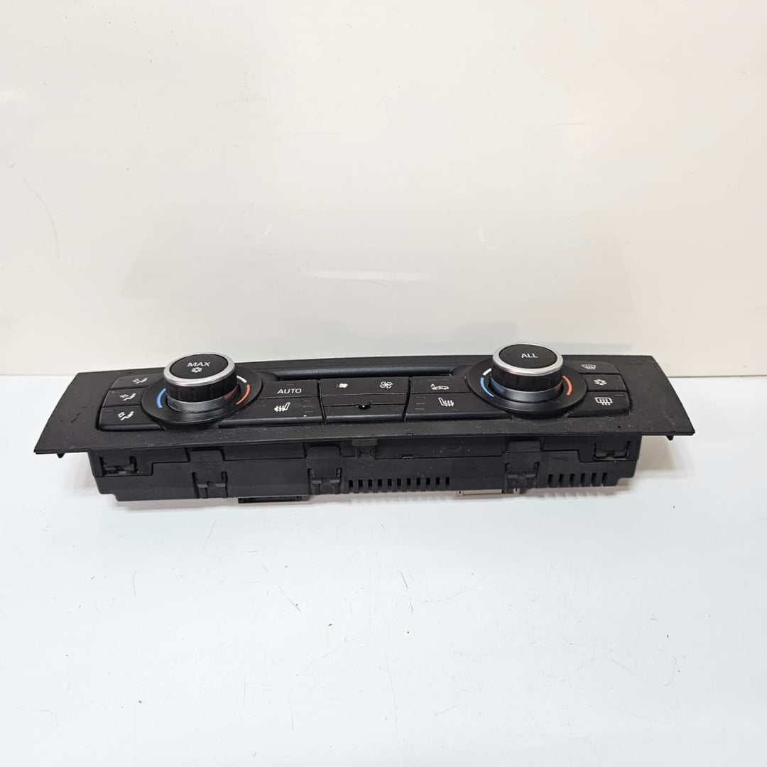 2010-2014 82, E88, E9X series 3 328i and 335i Control Panel 9250393