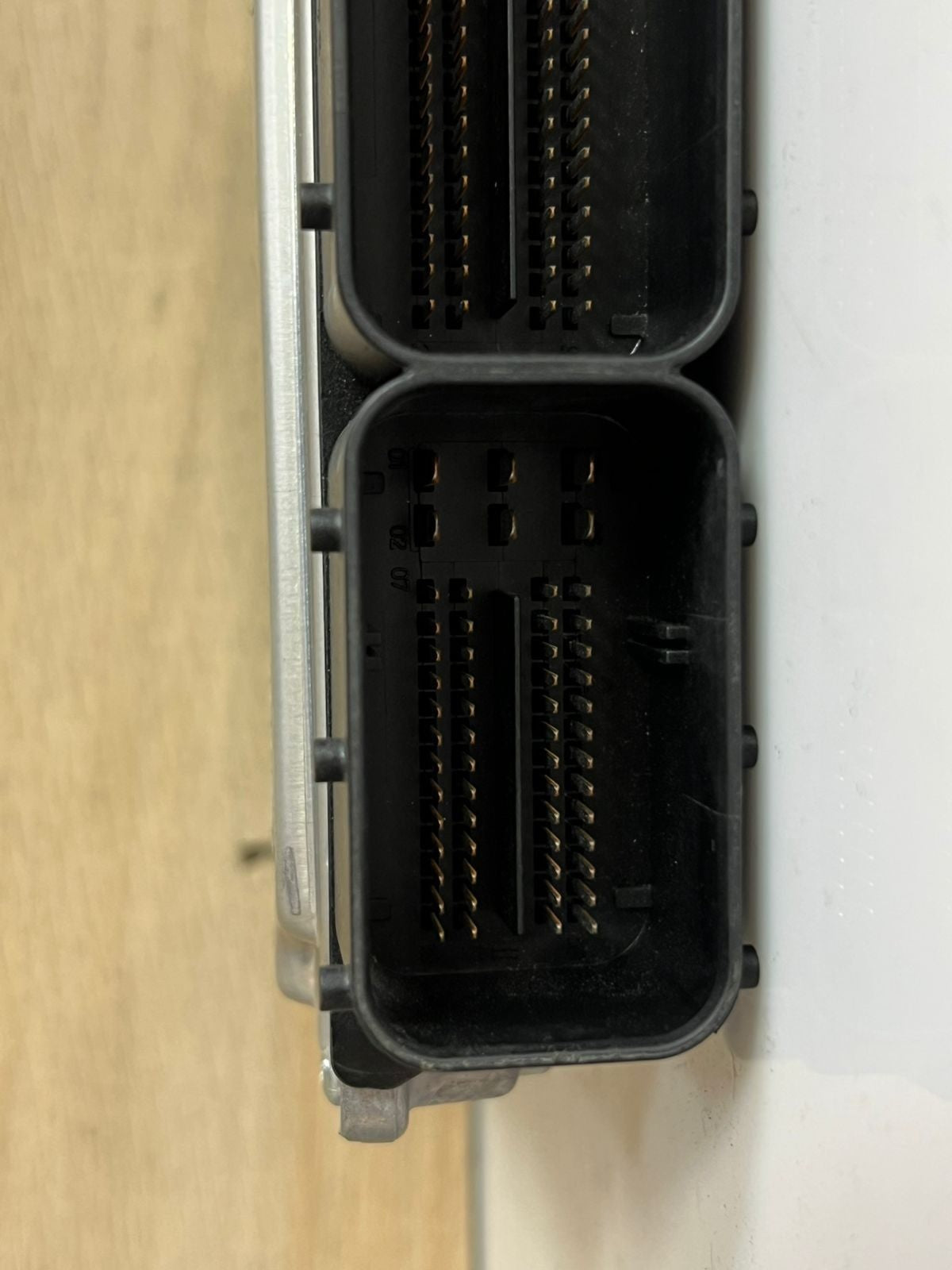 2010-2015 BMW X1 E87 N47D Engine Control Unit 8506442