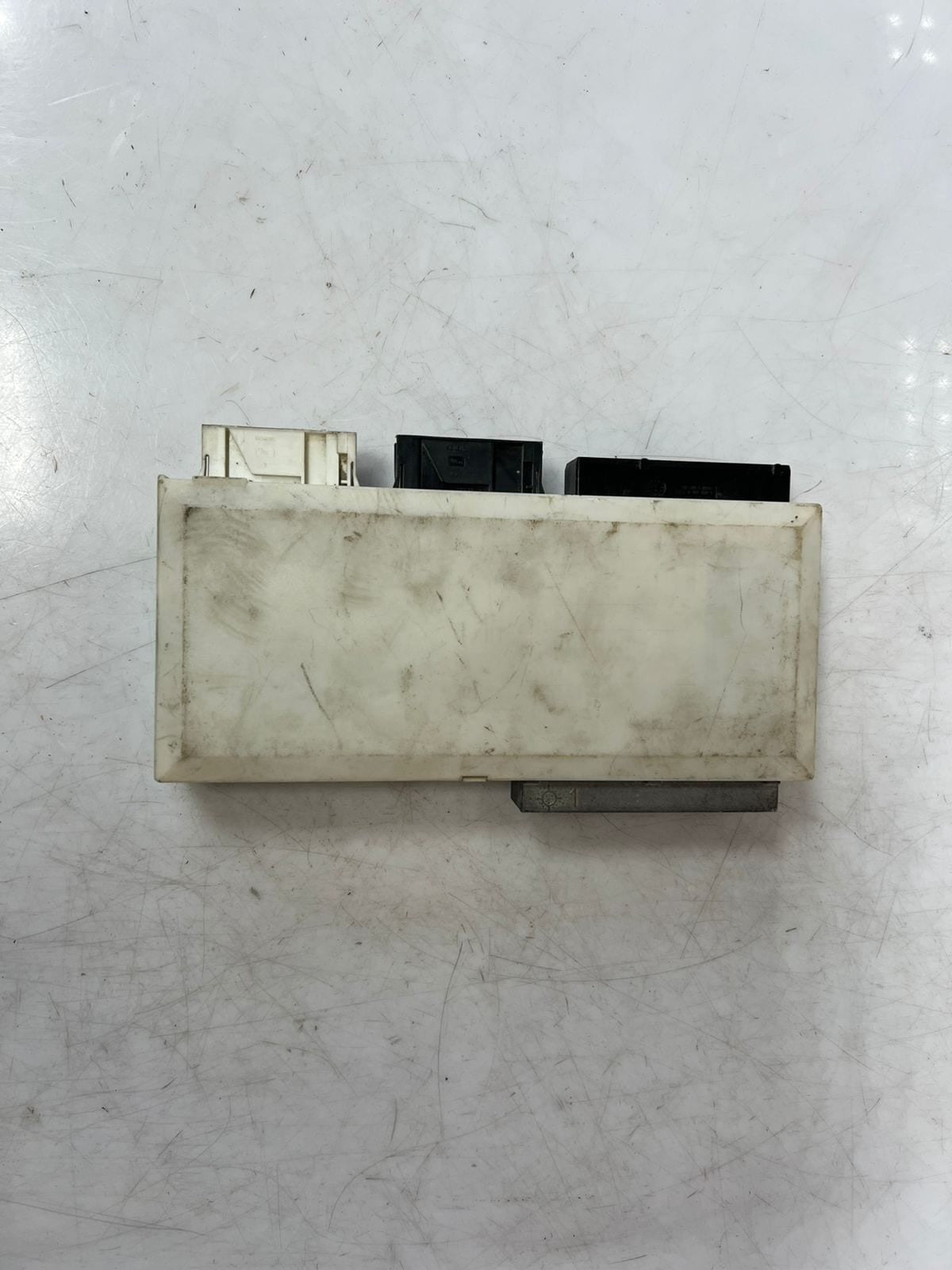 BMW 5 Series E39 GM III Body Control Module BCM 8381963 OEM
