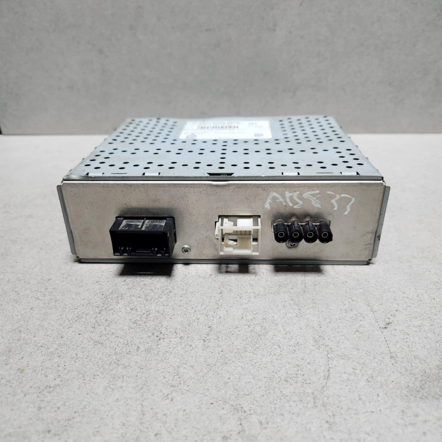 Benz Satellite Radio Control Unit A2129008027 C-Class CLA C117 E-Class GLK CLS