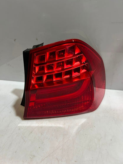 BMW 3' E90 LCI 328i 323i 335i Tail Light Decklid REAR SET 7289428 7289426 