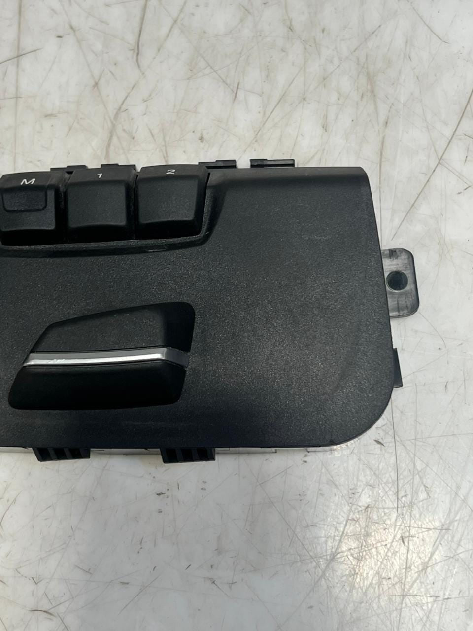 2012-2018 BMW X5 F15 F32 F33 manual transmission Seat Adjustment Switch 9347406