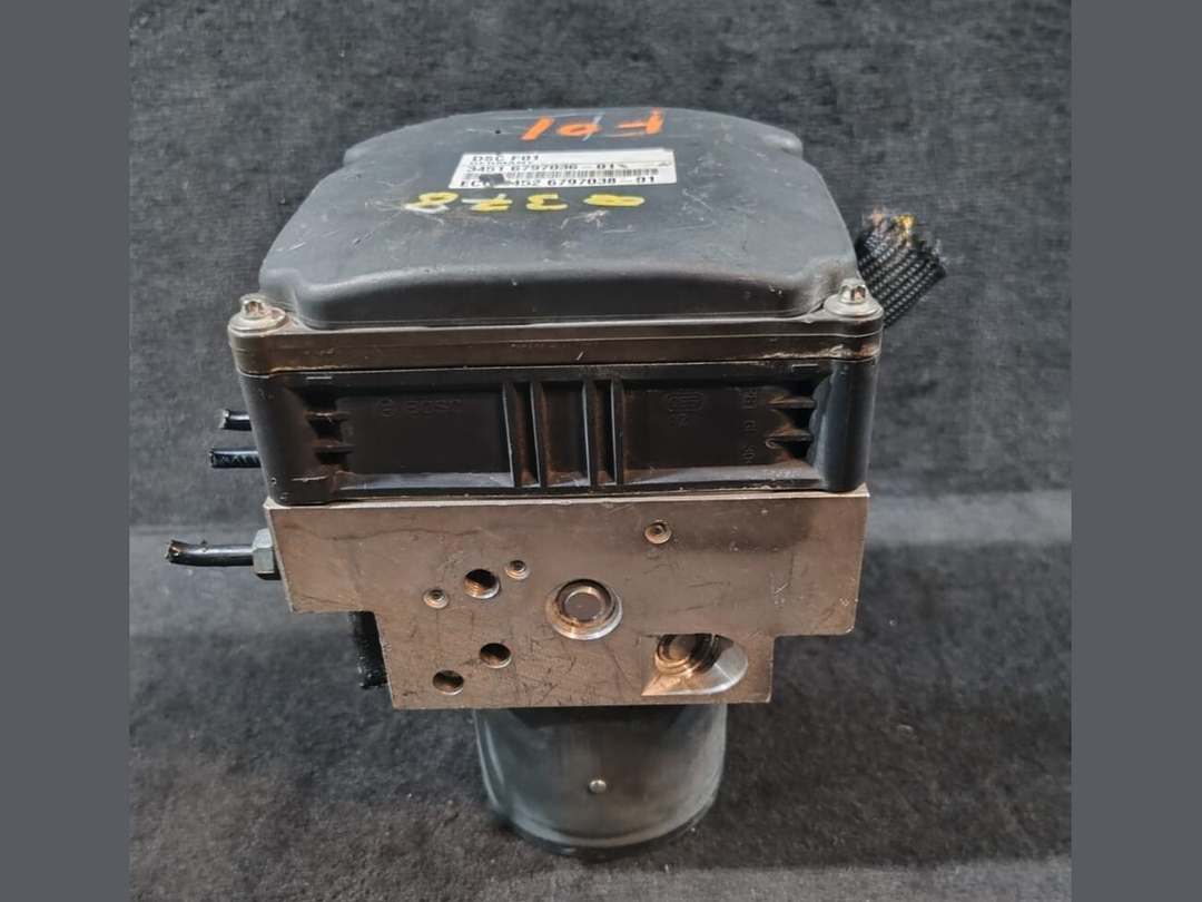 BMW 7 SERIES F01 F02 730D N57D30A ABS PUMP CONTROL MODULE 6797036