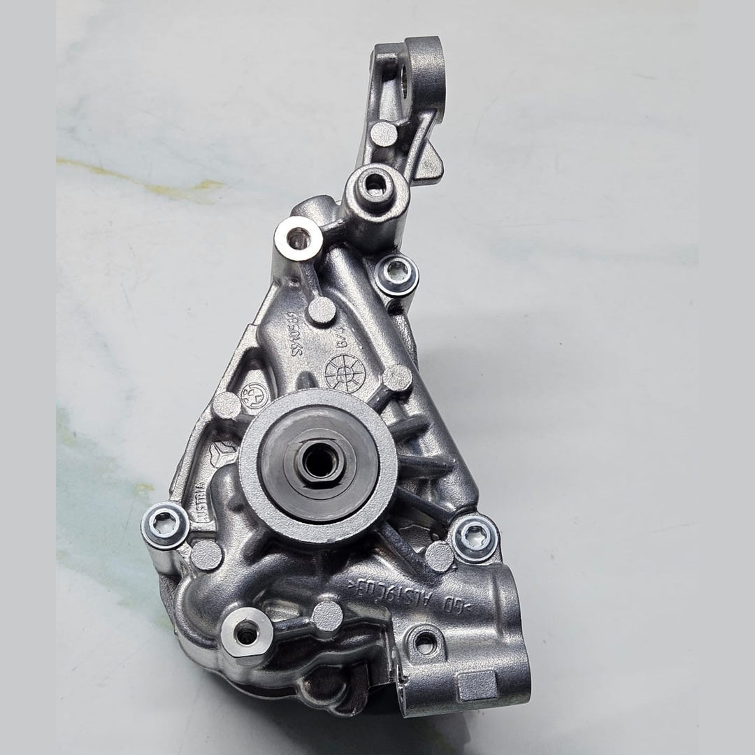 OEM BMW F80 F82 F83 M3 M4 S55 Engine Oil Lubrication Pump Brand New 8011851