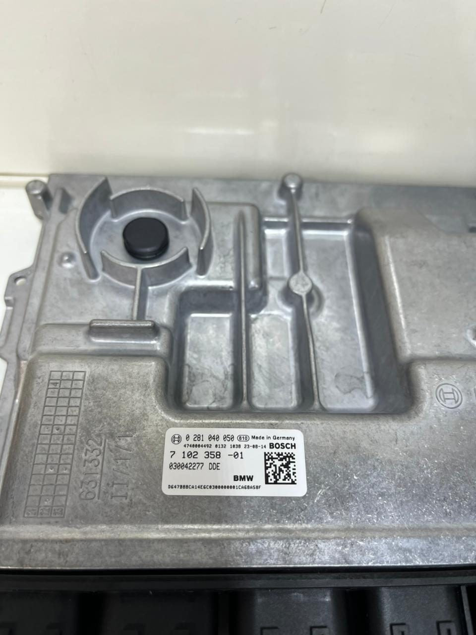 OEM BMW X5 G05 Engine Control Unit ECU Only DDE 7102358
