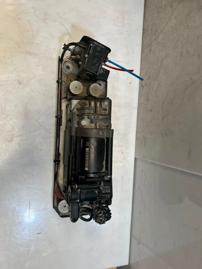 2010-2015 BMW 5' F01 F02 F10 F11 750Li Air Suspension Compressor 6794465 OEM