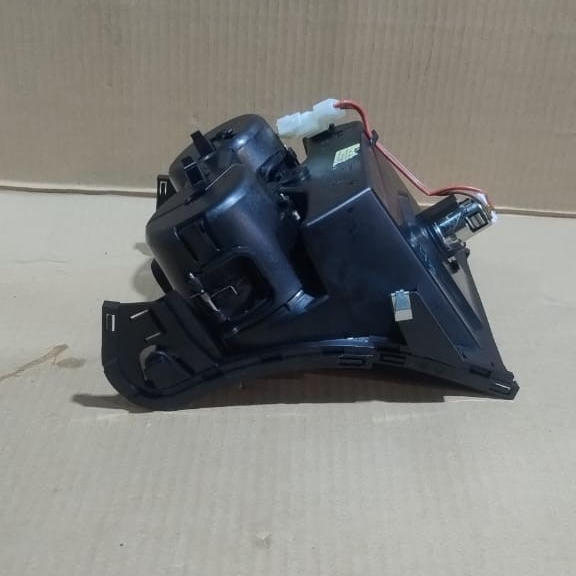 BMW X1 F48 CENTER CONSOLE CUP HOLDER W/ 12V OUTLET 9299529