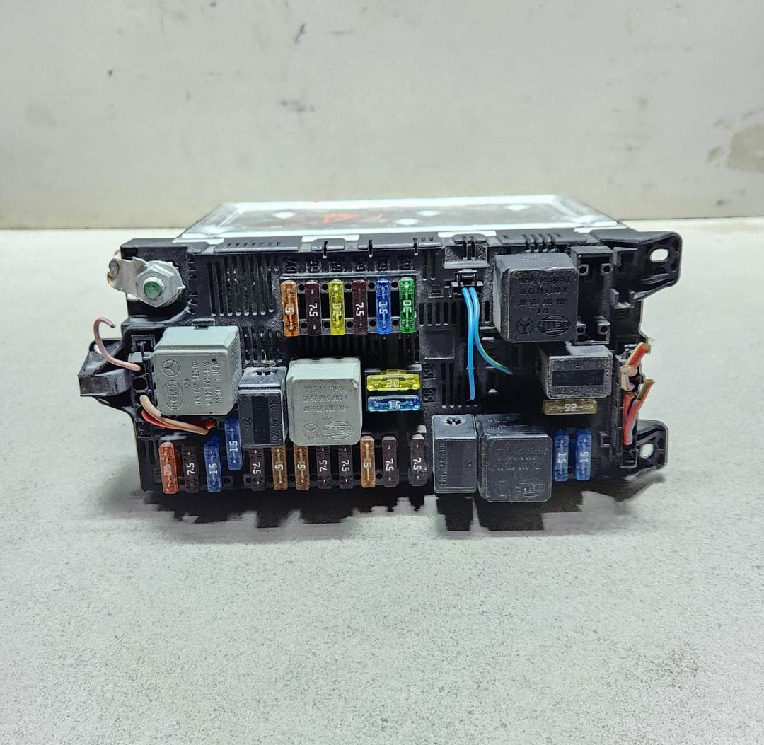 2006-2011 Mercedes-Benz E350 Fuse Relay Box 2115457401 OEM
