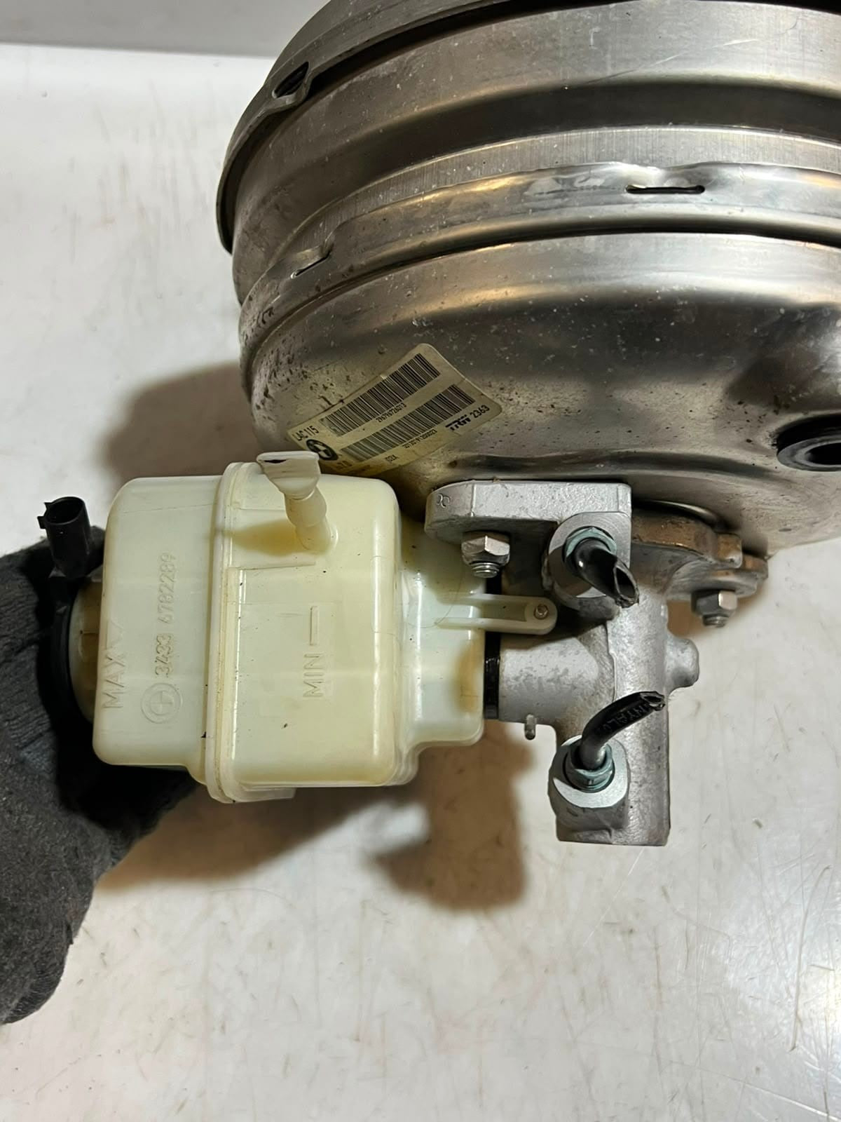 2010-2011 BMW 5 Series F10 F11 F06 F12 F13 528i Brake Booster Master Cyl 6796726