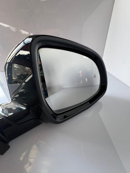 2017-2024 BMW X3 G01 RIGHT SIDE Door Mirror Turn Signal Lens A135633 LHD