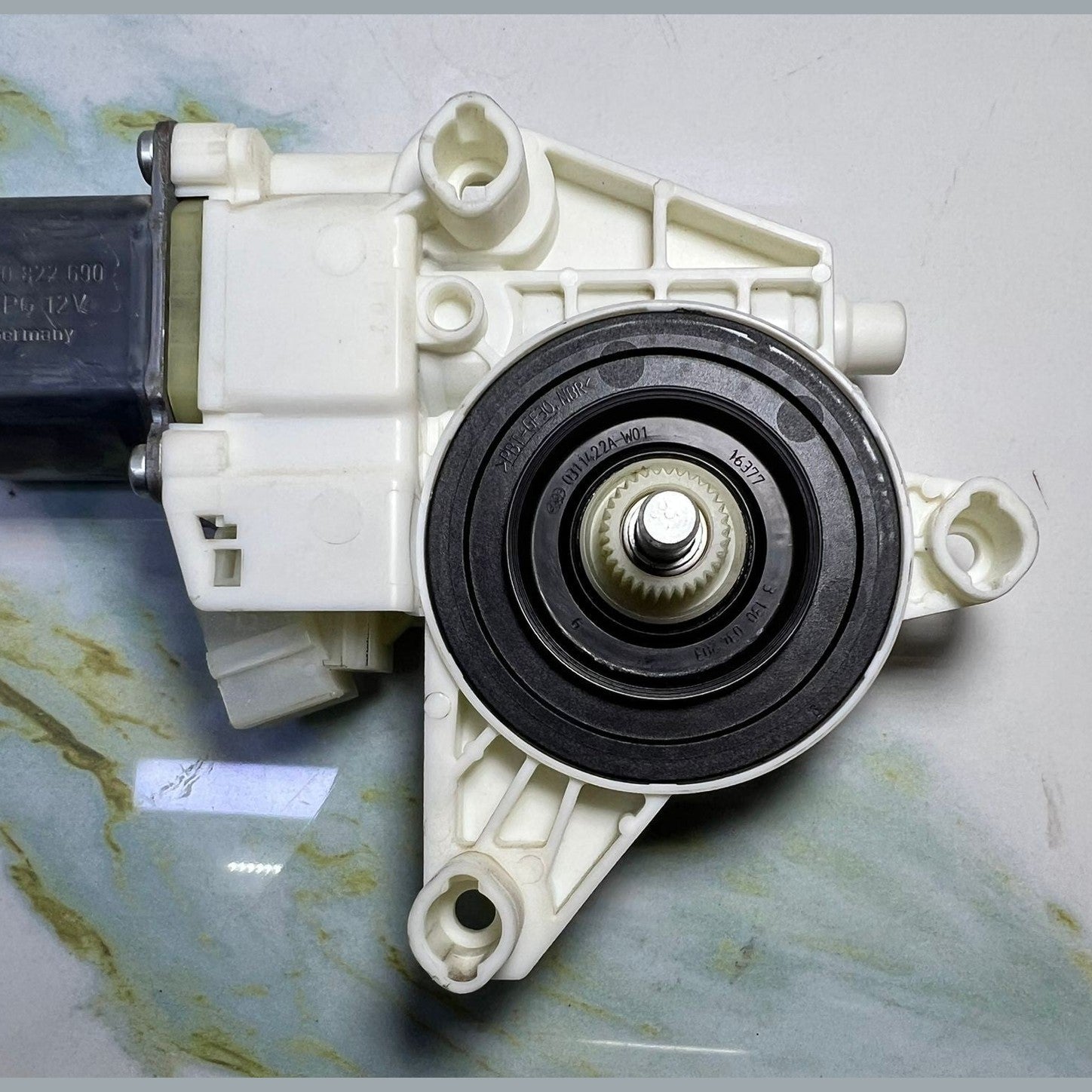 13-18 Mercedes-Benz W246 B-Class CLA Window Motor Front Left Side A246 9065100