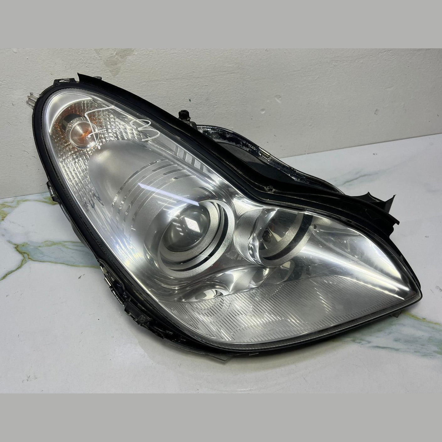 06-10 Mercedes W219 CLS-Class CLS350 Front Right Side Head light Headlamp OEM