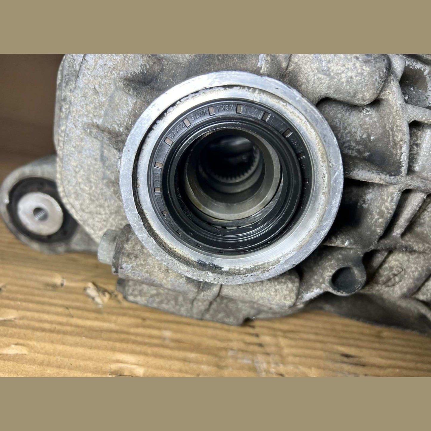 2007-2009 Mercedes-Benz GL320 Front Differential Axle Carrier Assy A1643302202 