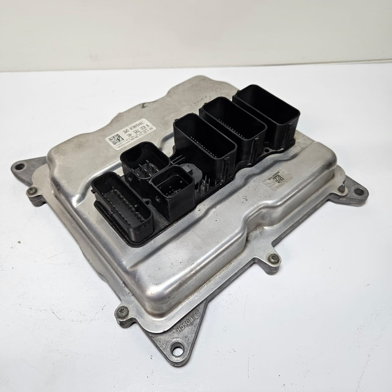 2012-2015 BMW N20, F22, F30, F31, F32, F34 320i Engine Control Unit 8631725 USED