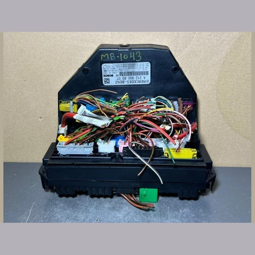 10-16 Mercedes-Benz W212 W204 Front SAM Module Relay Fuse Box A212 9008307 OEM