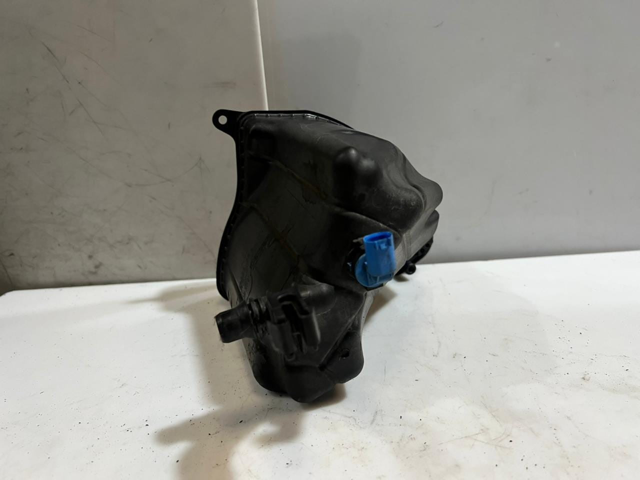 BMW M3 G80 F06 F07 F10 F11 F18 Coolant Expansion Tank 7647283 OEM