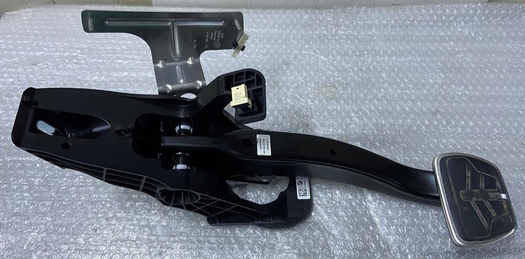 OEM BMW 3 4 SERIES G20 G21 G22 G23 G26 M SPORT BRAKE PEDAL – 6874282
