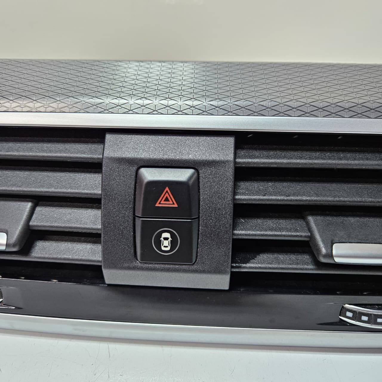 2018-2024 BMW X3 G01 X4 G02 Dashboard Center Air Vent 9371467