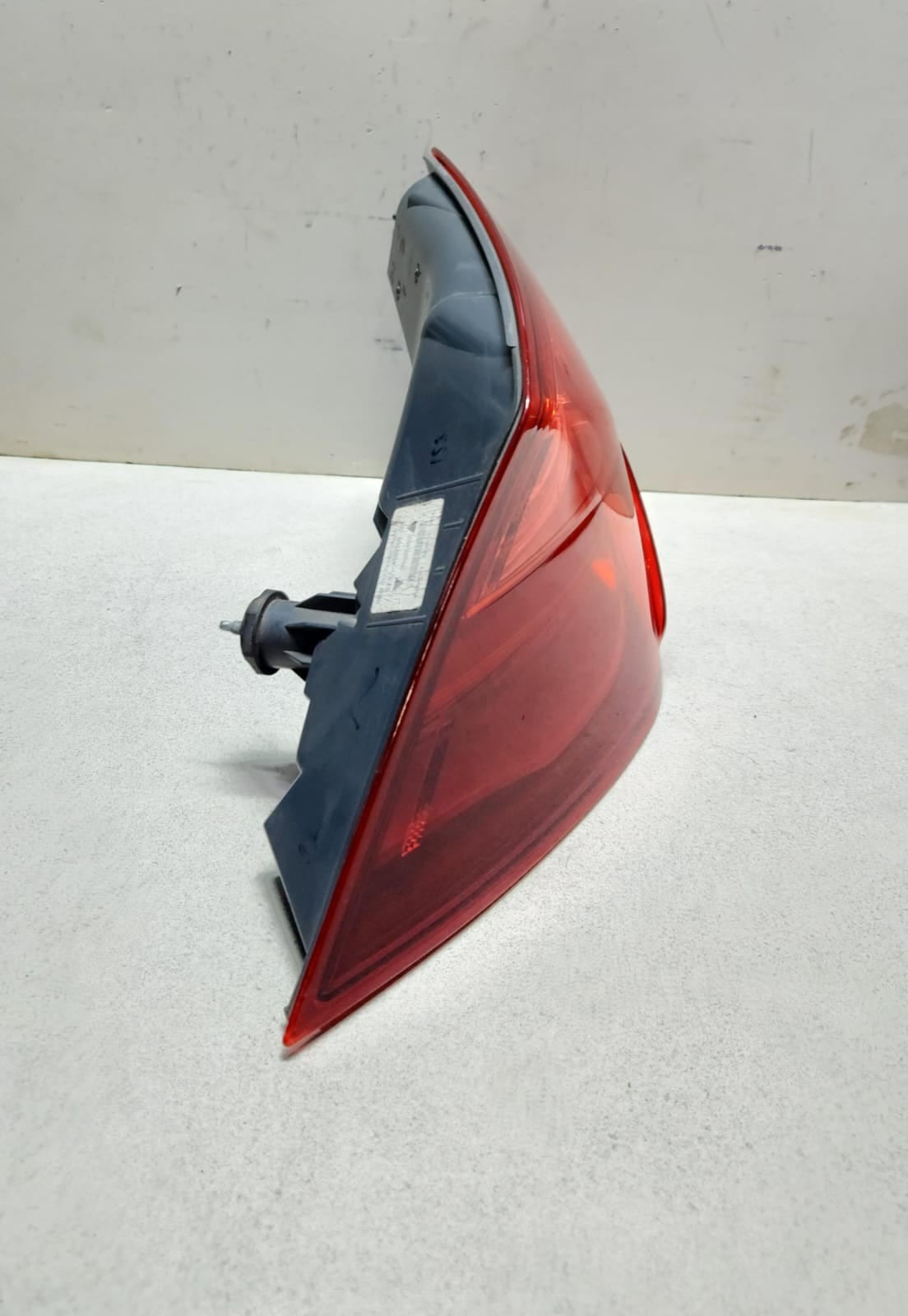 2012-2013 BMW 640i Rear Inner Tailgate Light 8950516 6 Series F06 F12 F13