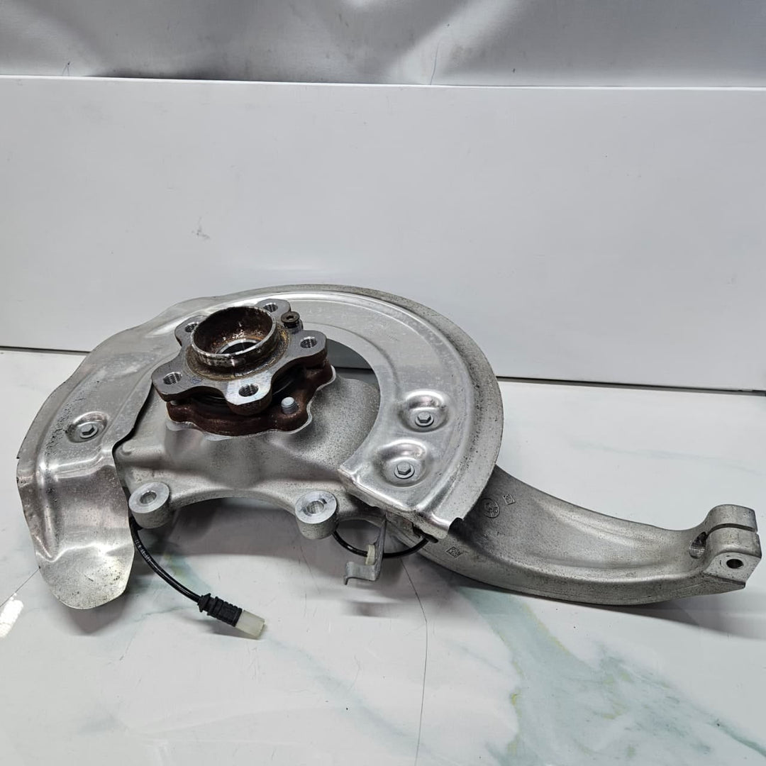 2017-2020 BMW 5 8 Series G30 G31 G15 530i Front Left Wheel Knuckle 6884385