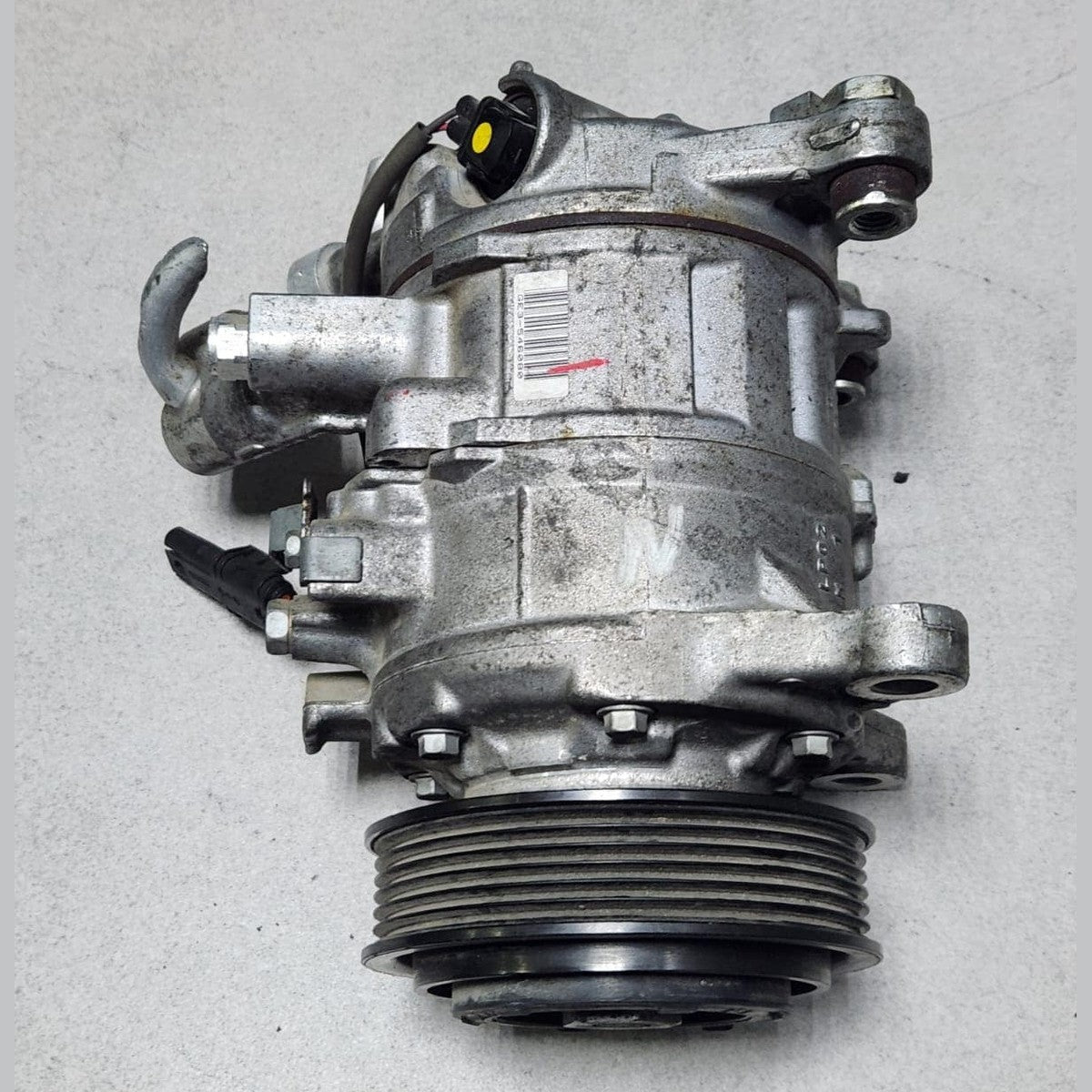 BMW Air Conditioning Compressor 9330831 3 Series F30 F30 F34 GT and 1 Series    