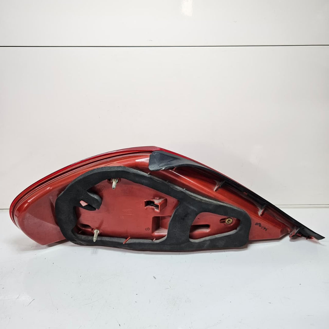 7177070-2008-2010 BMW 6 Series E63 E64 LCI M6 Rear Right Tail Assembly LED OEM 