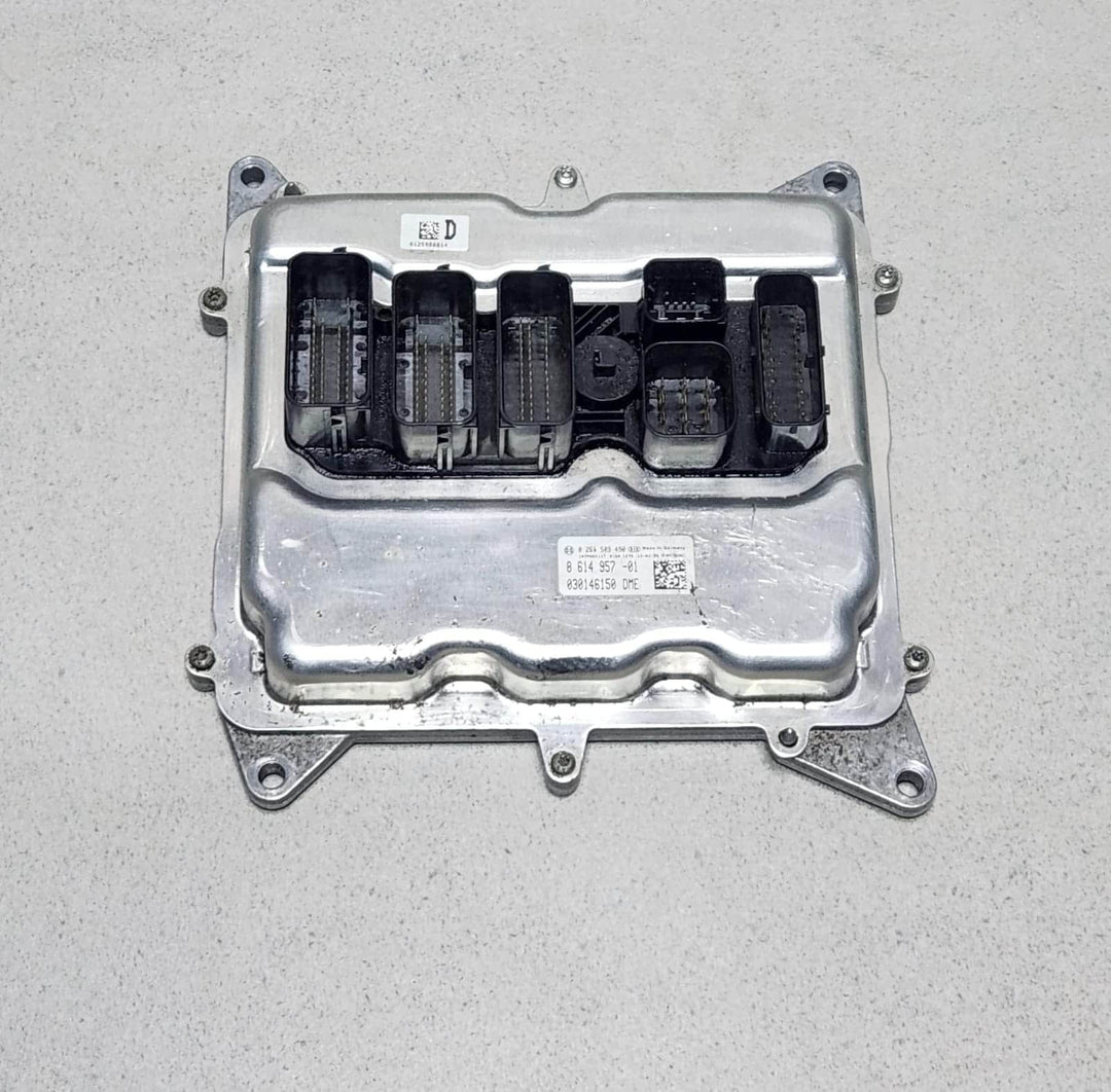 2013-2015 BMW X1 E84 N20 Engine Control Module 8614957 PETROL AUTO