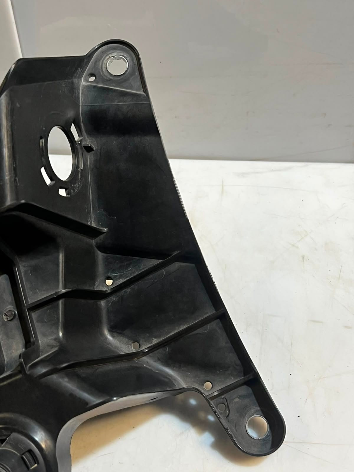 BMW X5 F15 F85 X6 F16 xDrive F86 Front Right Fender Bracket 5165 7294544 OEM