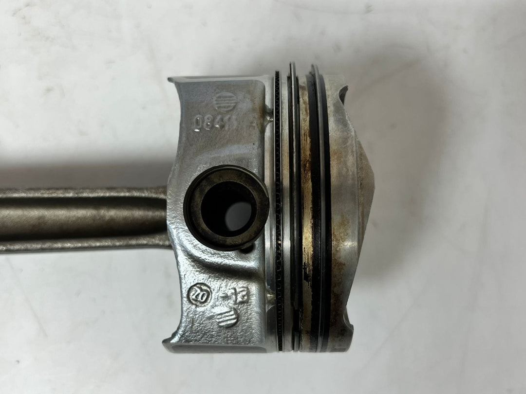 2015 BMW X3 F25 Piston With ENGINE Connecting Rod 8617083 OEM