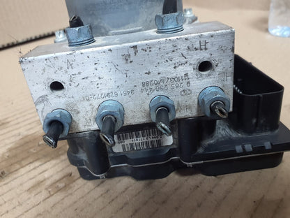 2012 BMW X1 E84 E90 2.0L Pre-LCI ABS ANTI LOCK BRAKE Pump Control Unit 6850226