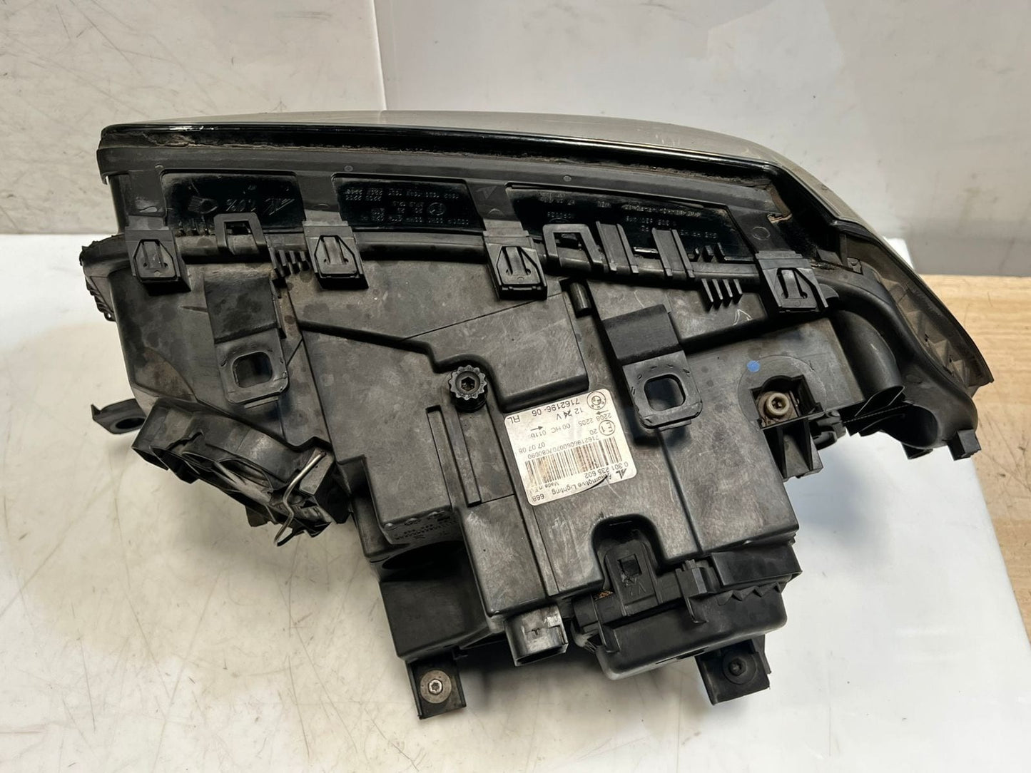 2008-2009 BMW X3 E83 Front Headlight Right & Left halogen 7162196