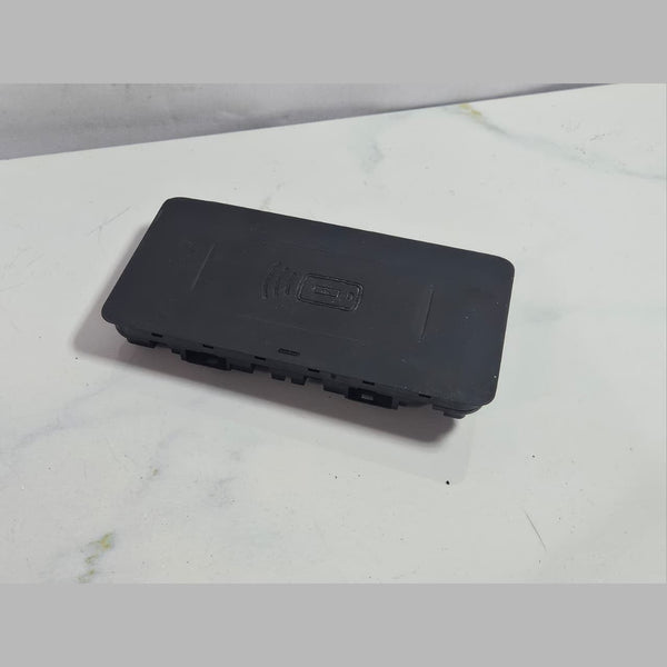 2021-2022 BMW 740i Wireless Charging Tray 5A3E813 G11, G12 LCI, G16, G20, G29 Z4