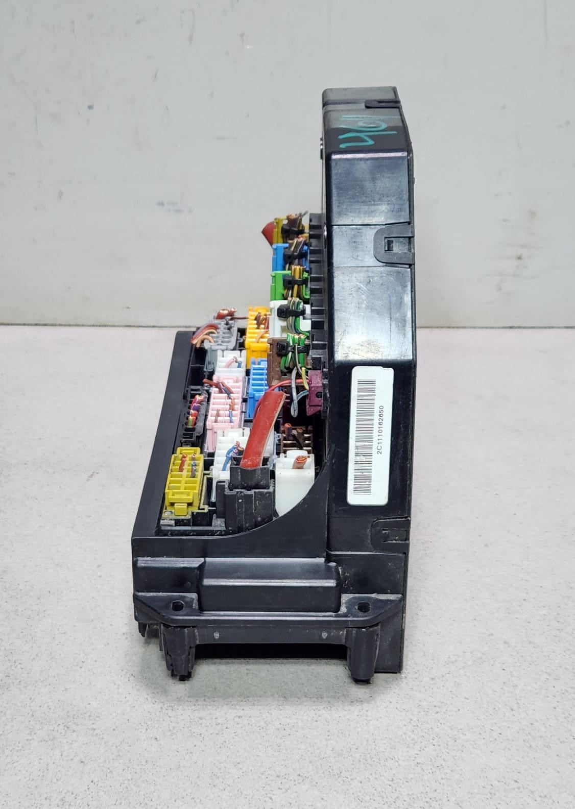 2011-2012 Mercedes-Benz C180 Fuse Box Control Module A2129004611 W204 C-Class 